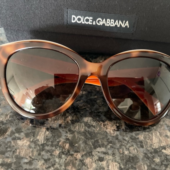 Dolce and Gabanna tortoiseshell D&G sunglasses in pristine condition. - Picture 3 of 5